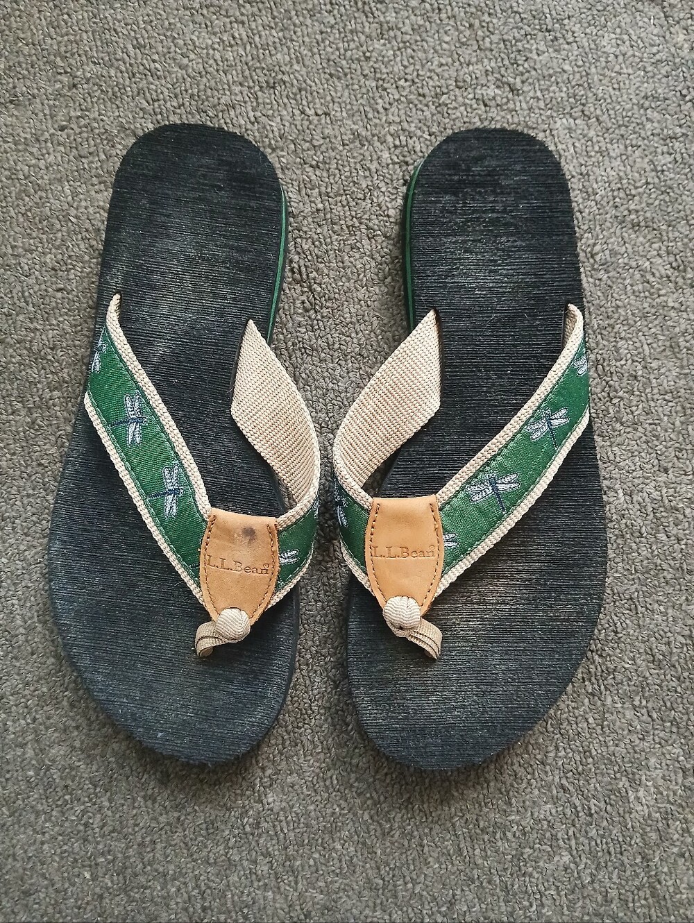 L.L. Bean Womens Green Thong Flip Flops with Tan Accents Size 7M
